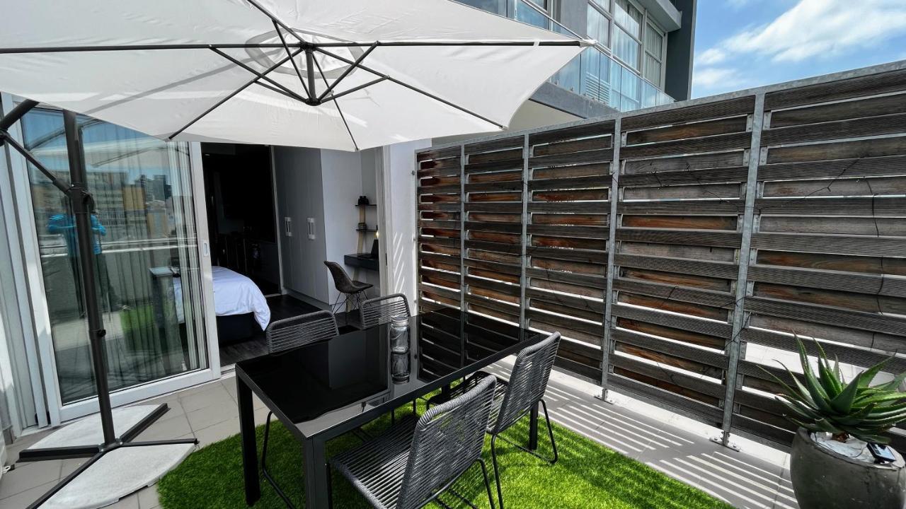 Modern Luxury Studio With Breathtaking City Views - No Load Shedding Kapské Město Exteriér fotografie